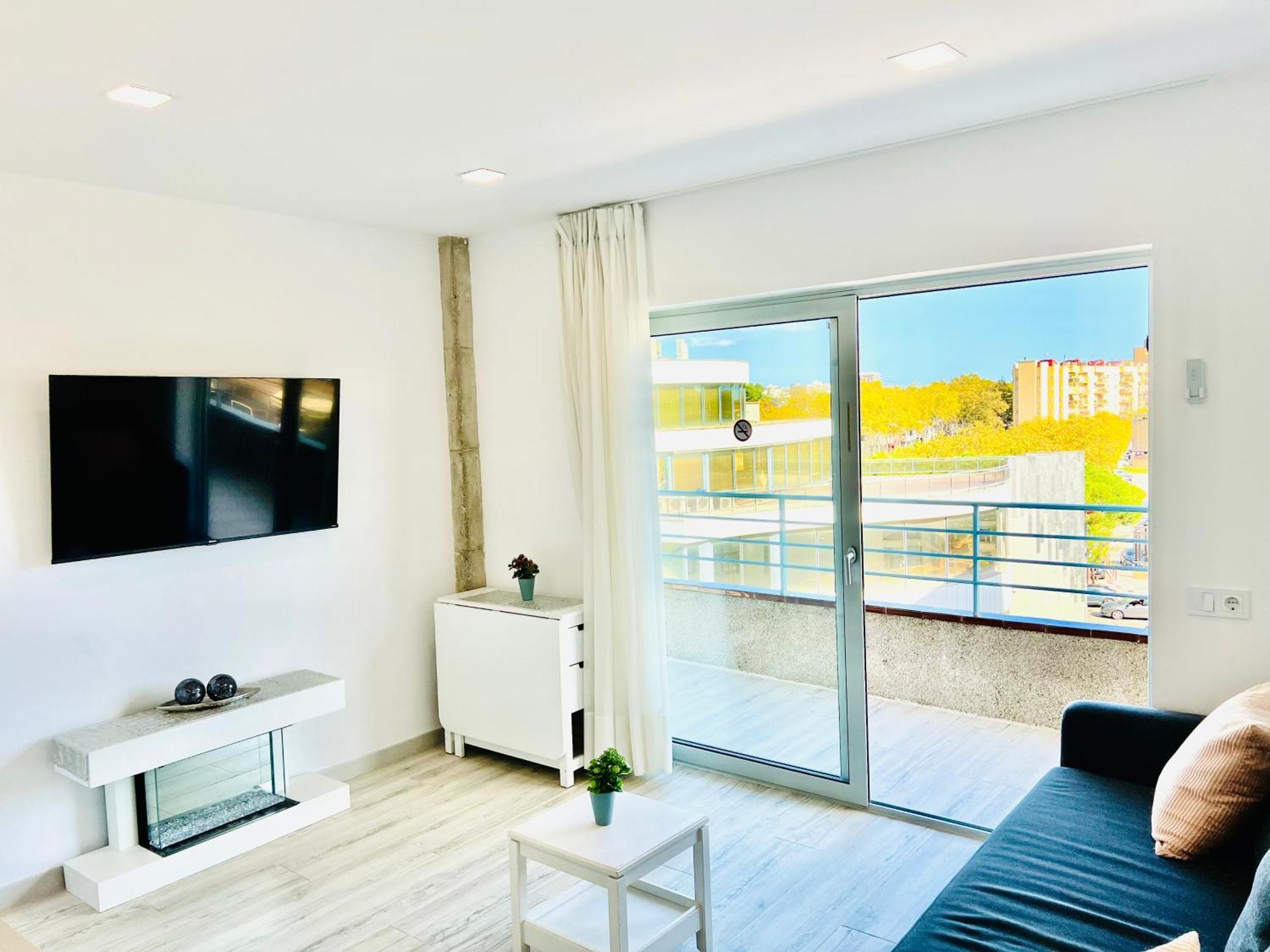 Salvis Balcon Y Piscina