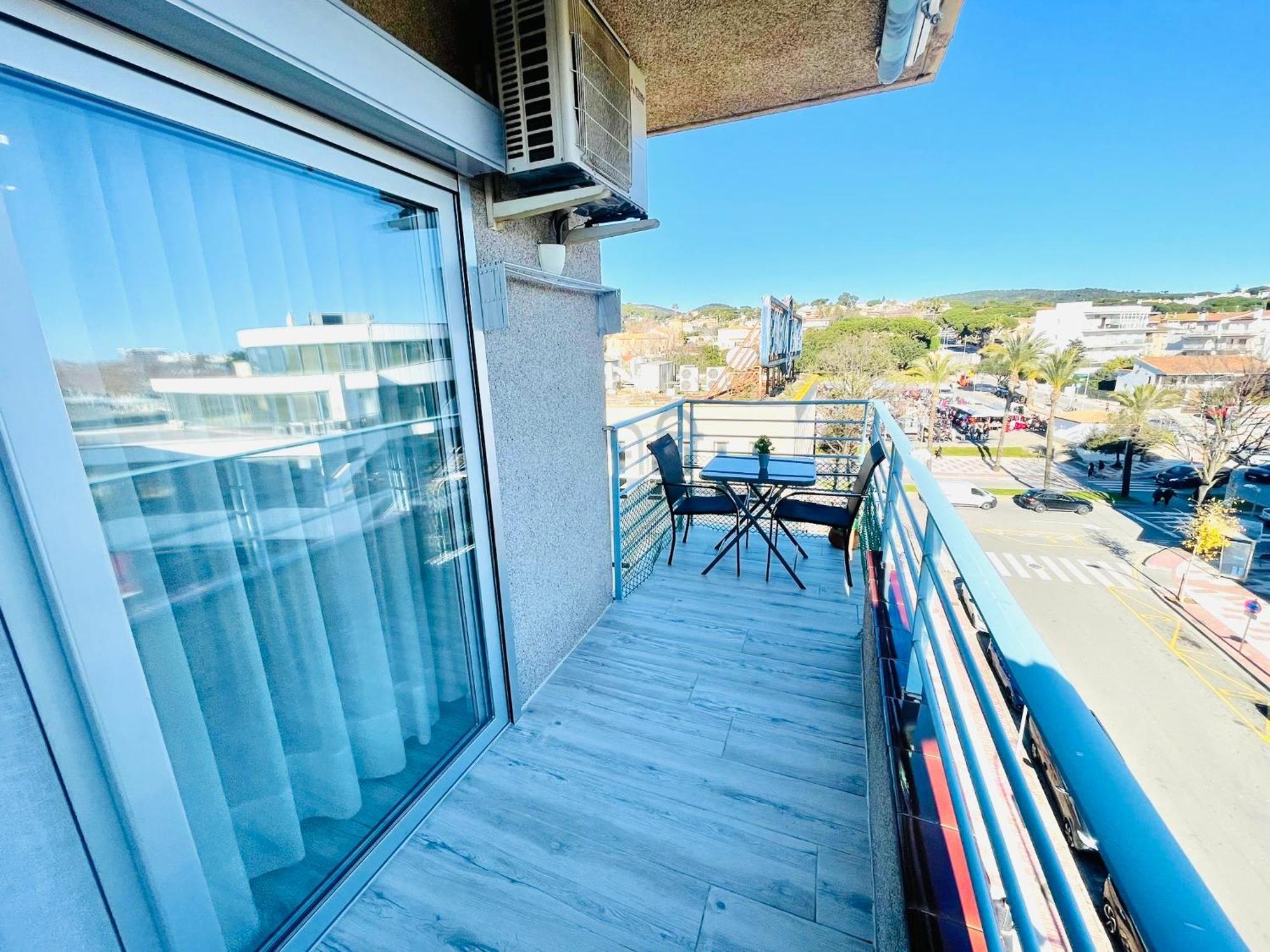 Salvis Balcon Y Piscina Appartement